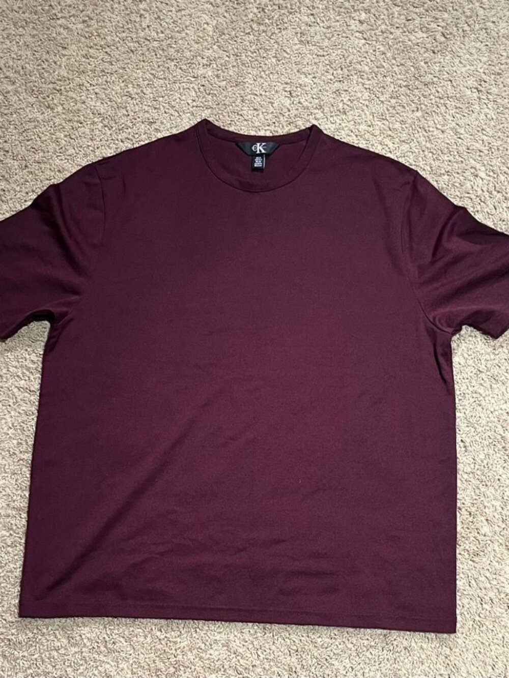 Calvin Klein Men’s M Regular Burgundy Solid Crew Neck Short Sleeve Tee